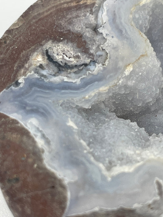 Chalcedon-Achat, teils poliert